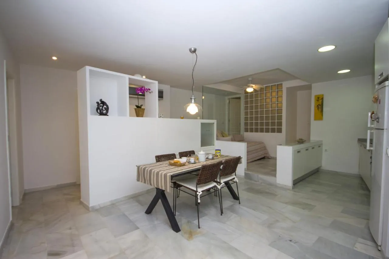 Los Huertos De Nerja Loft 0*,